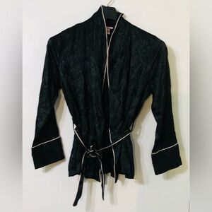 Victoria  Secret soft satin wrap robes  victoria secret print all over  black.M